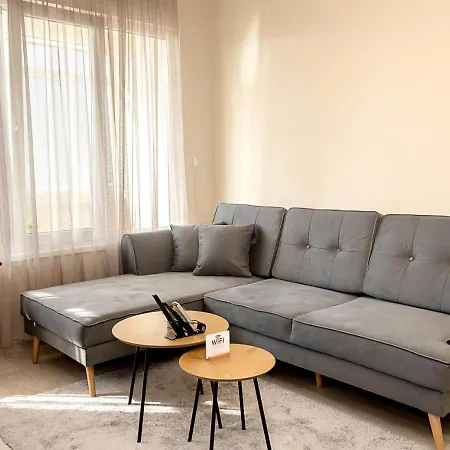 Bright One-bedroom Flat With Balcony I Quiet Area By Flat Mаnаger Daire *