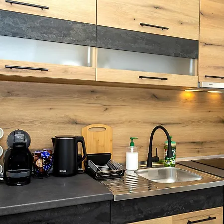 Bright One-bedroom Flat With Balcony I Quiet Area By Flat Mаnаger * וארנה