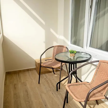 Daire Bright One-bedroom Flat With Balcony I Quiet Area By Flat Mаnаger