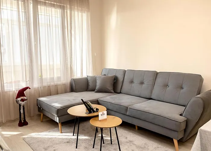 Bright One-bedroom Flat With Balcony I Quiet Area By Flat Mаnаger Apartment *