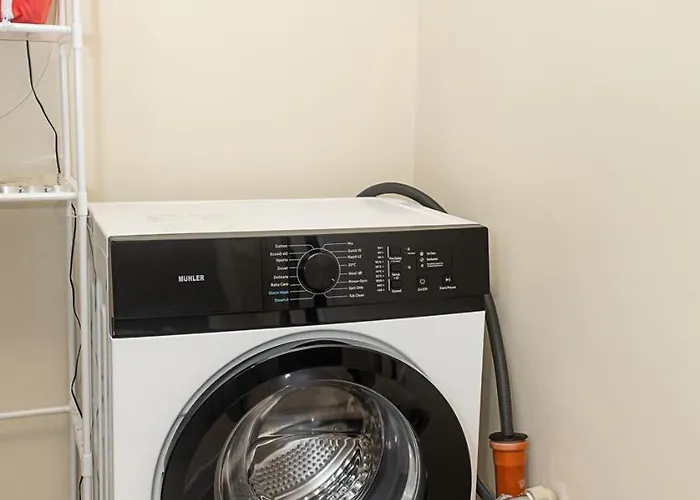 Bright One-bedroom Flat With Balcony I Quiet Area By Flat Mаnаger * וארנה